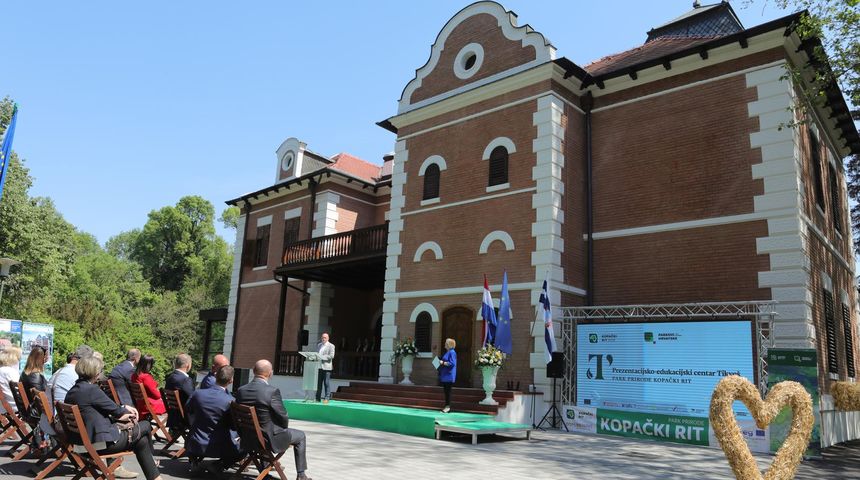 Prezentacijsko–edukacijski centar Tikveš Prezentacijsko–edukacijski centar Tikveš