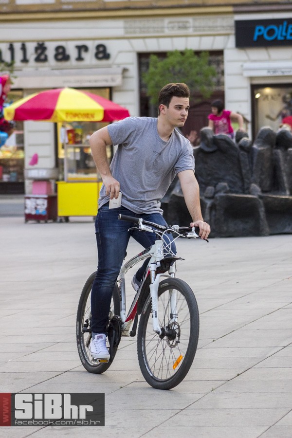 osjecani_u_setnji_gradom_145 osjecani_u_setnji_gradom_145