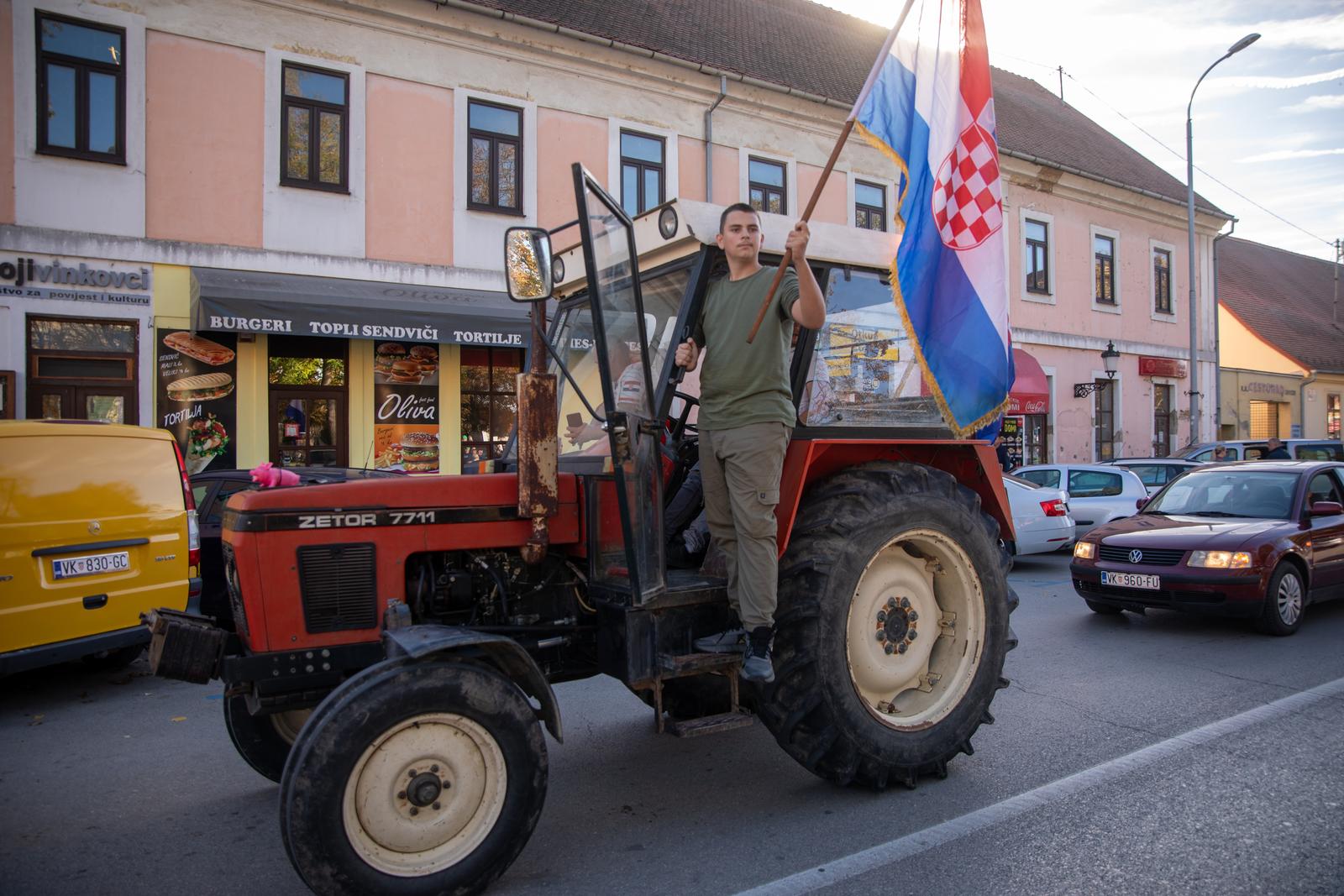 Prosvjed svinjgojaca u Vinkovcima