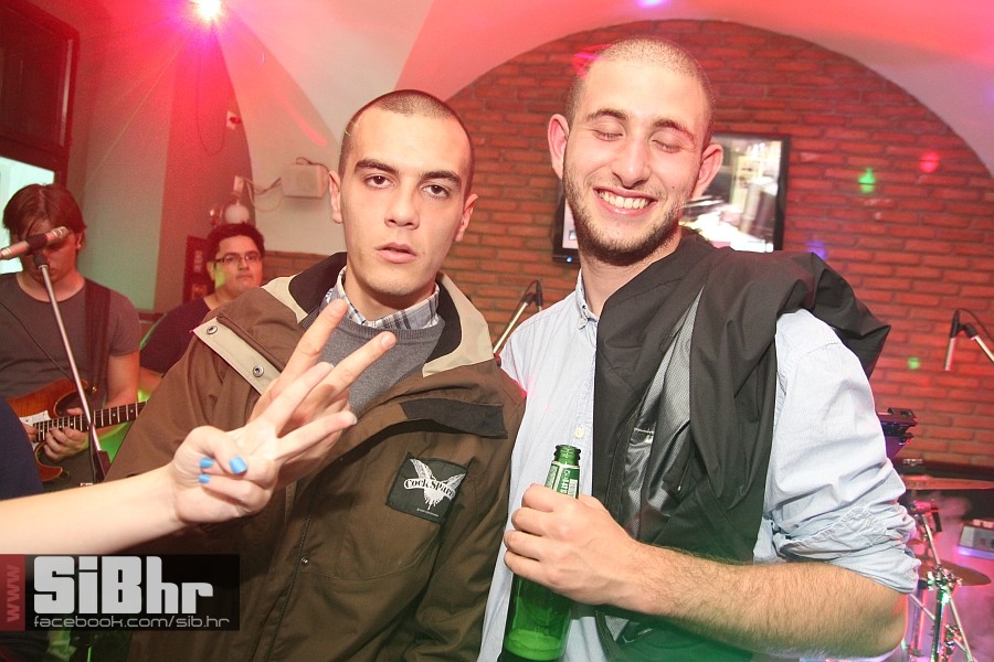 2014_10_12_fortpub_osijek_night