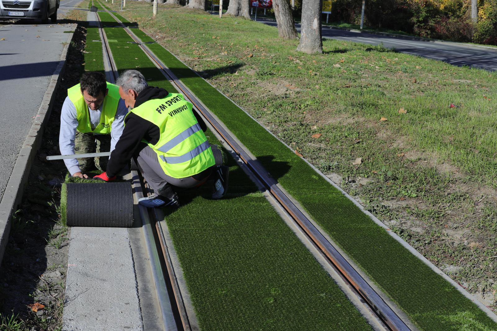 Zelena podloga na novoobonovljenoj tramvajskoj prugi