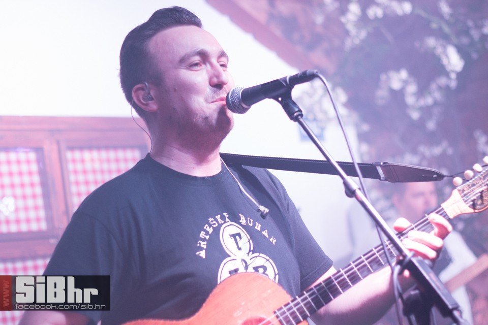 oljm_pet_2016_sibhr_64