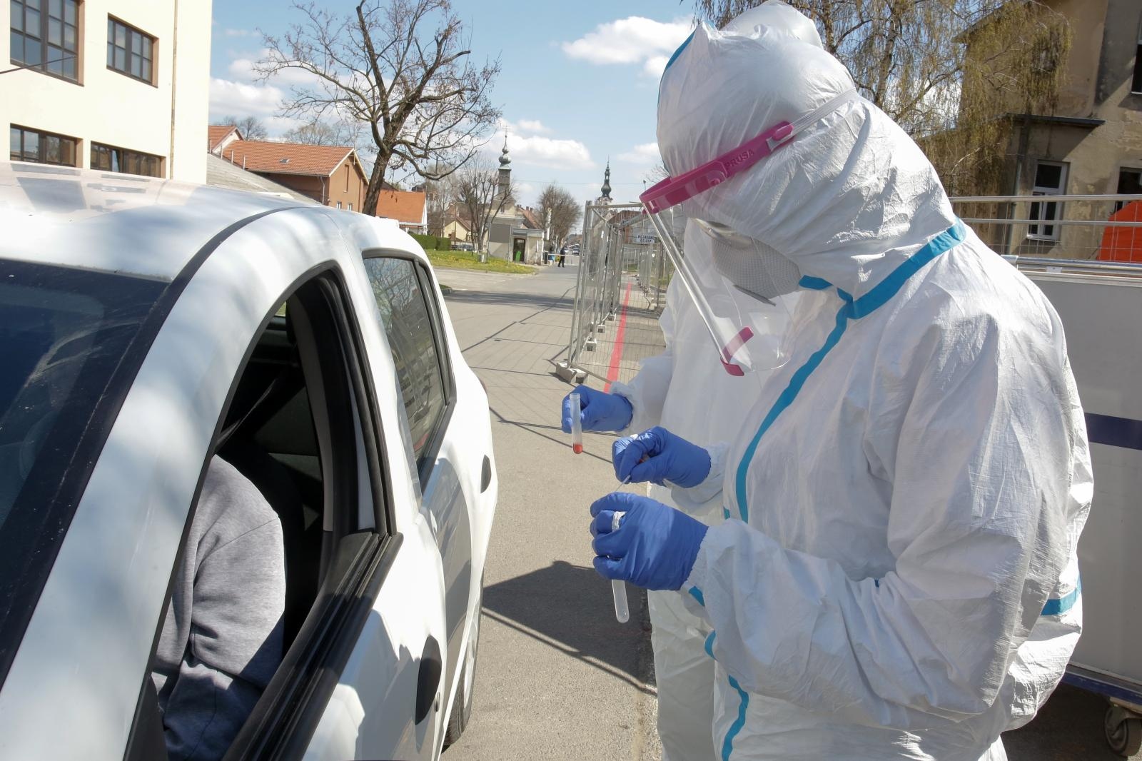 Drive in test na koronu koronavirus