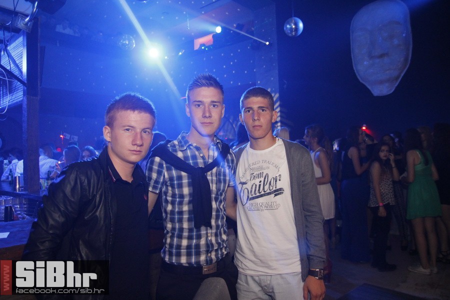 red_carpet_zoran_bastion_02