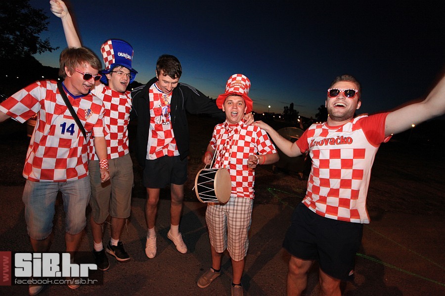 dc_party_14062012_sibhr_by_mban