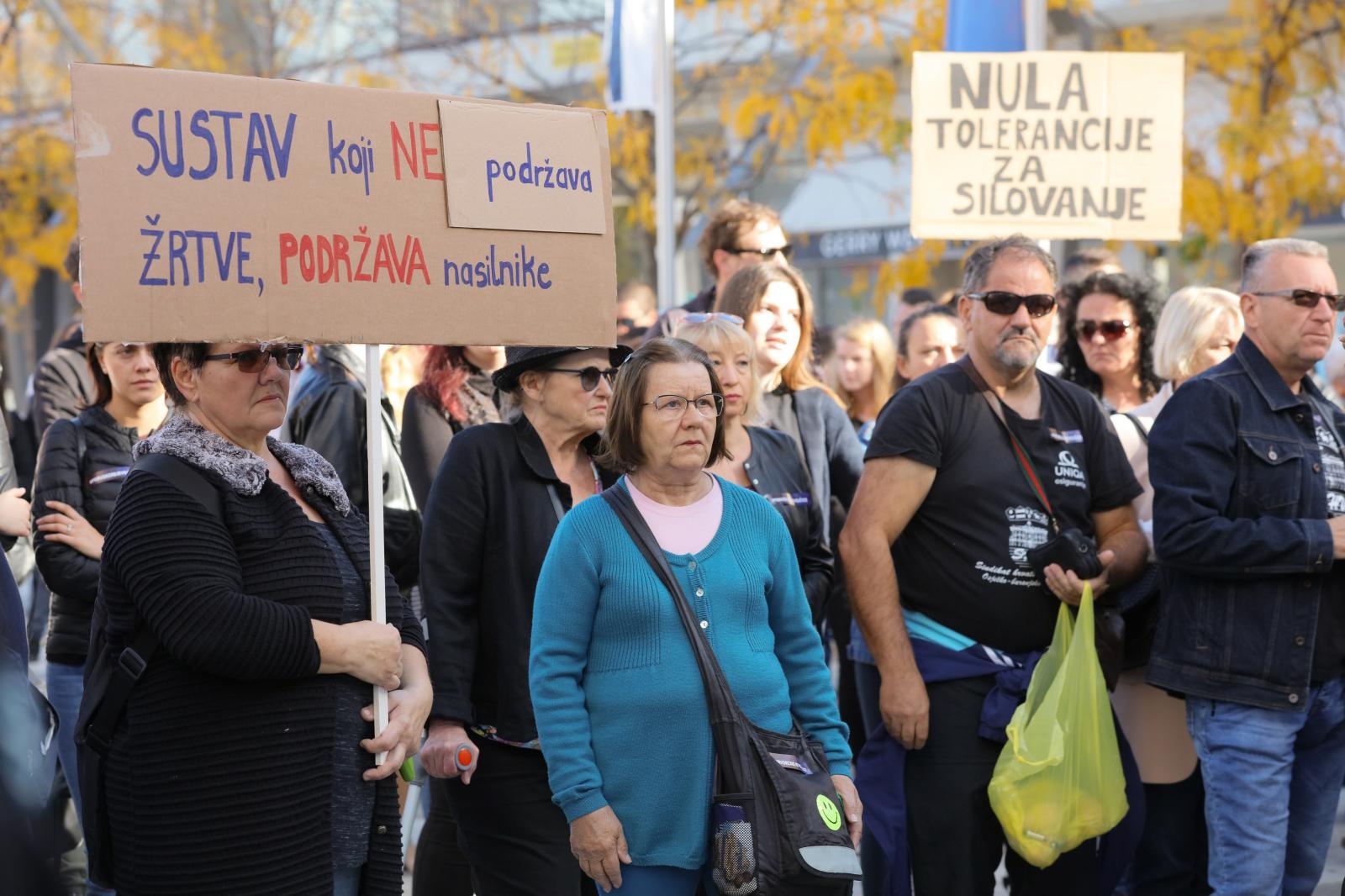 U Osijeku održan prosvjed “Pravda za djevojčice”