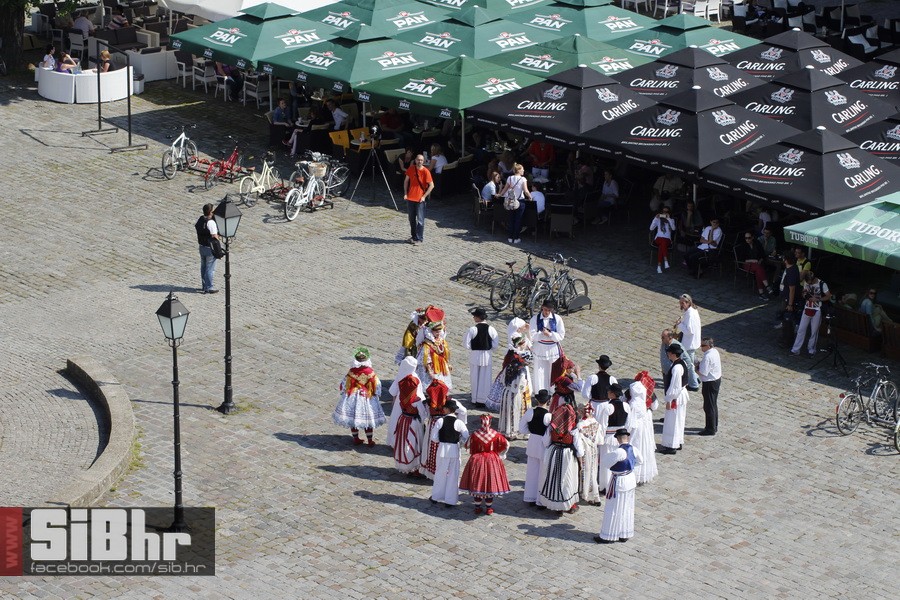 ana_rucner_Drmes_spot_SiBhr_3