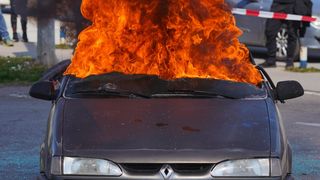 požar automobila vatra