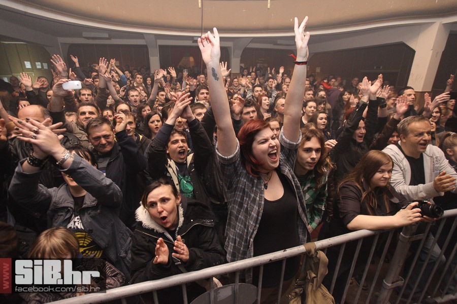 opca_opasnost_slavija_04042013_