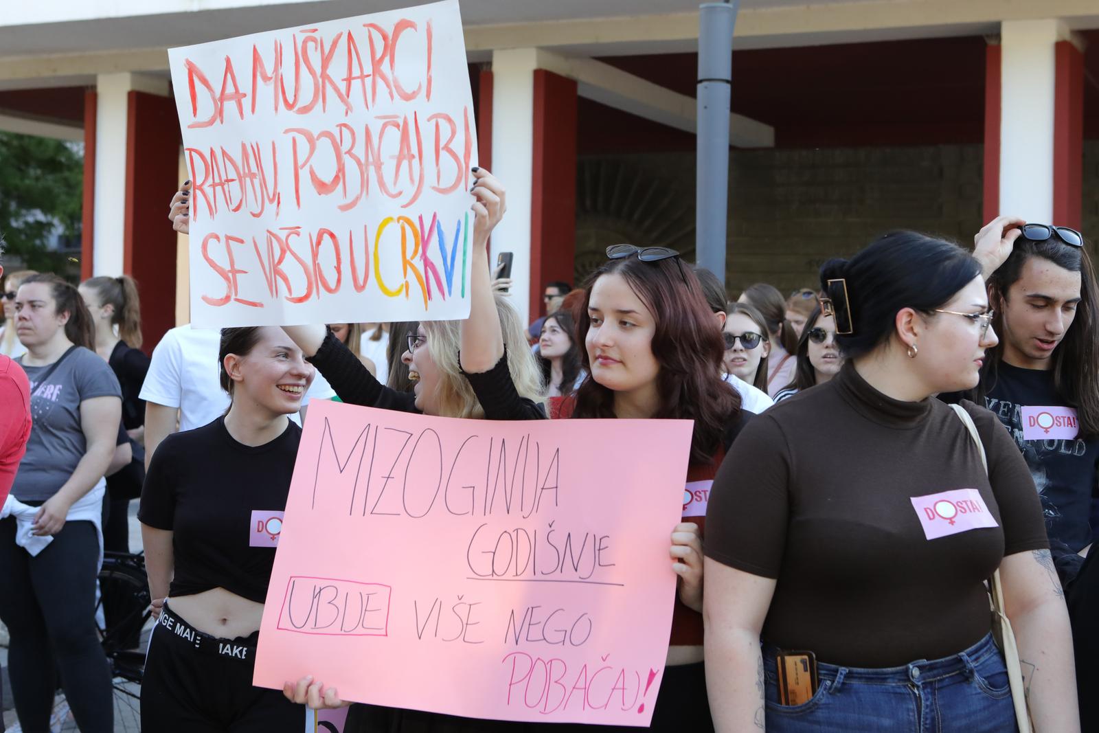 Prosvjed žena na Tregu slobode u Osijeku