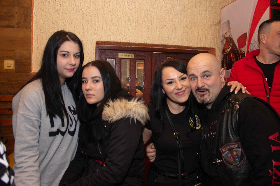 Motoristi partyjali u Balotama uz svirku uživo grupe Lucky day