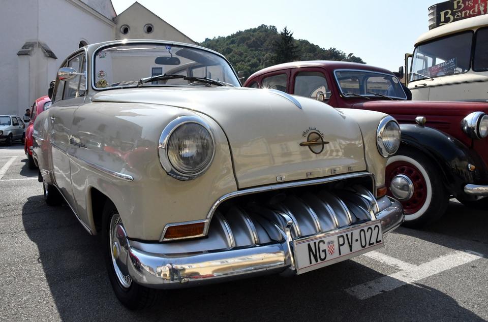 Požega: 7. Međunarodni oldtimer susret “Trophy Zlatnom dolinom 2019.” Požega: 7. Međunarodni oldtimer susret “Trophy Zlatnom dolinom 2019.”
