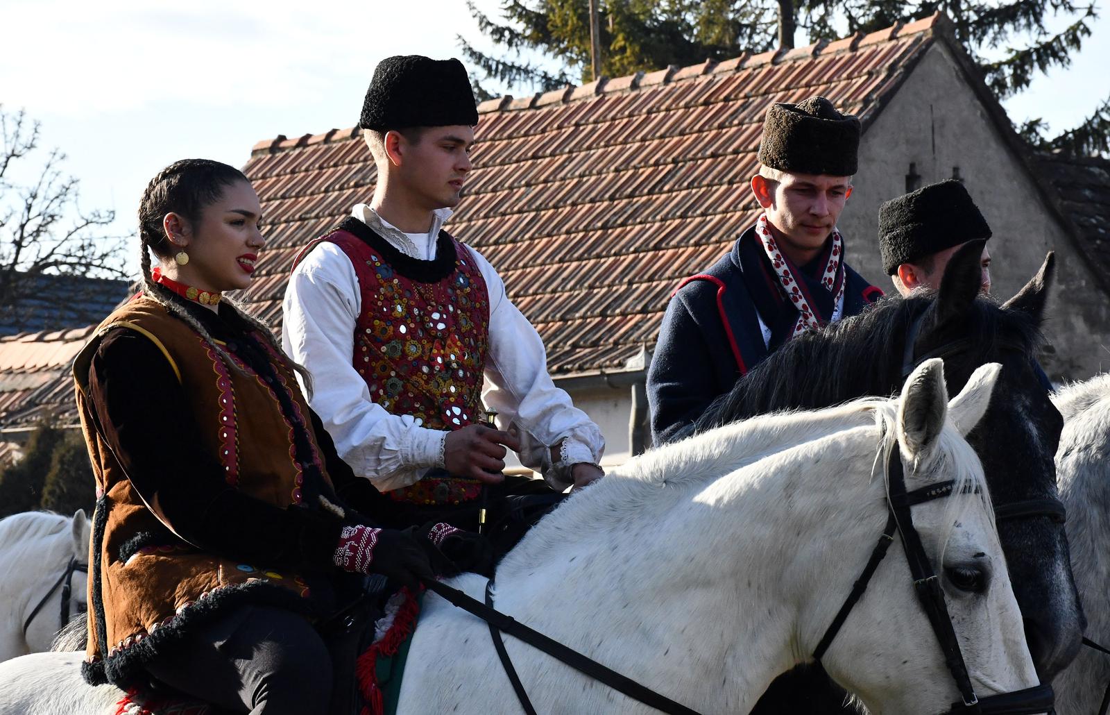 Pokladno jahanje u Sikirevcima