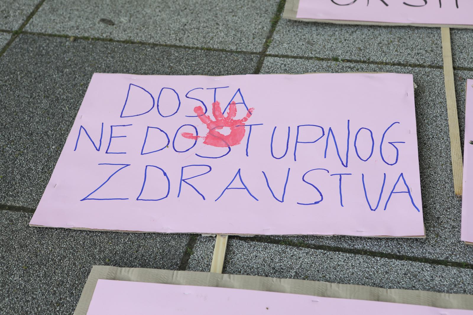 Prosvjed žena na Tregu slobode u Osijeku