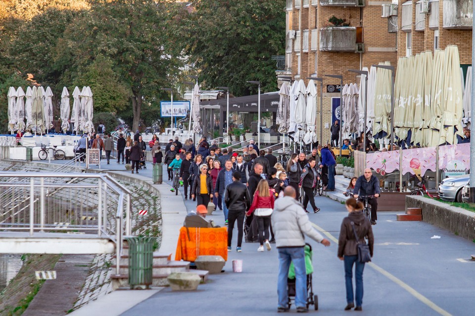 Nedjeljna šetnja promenadom