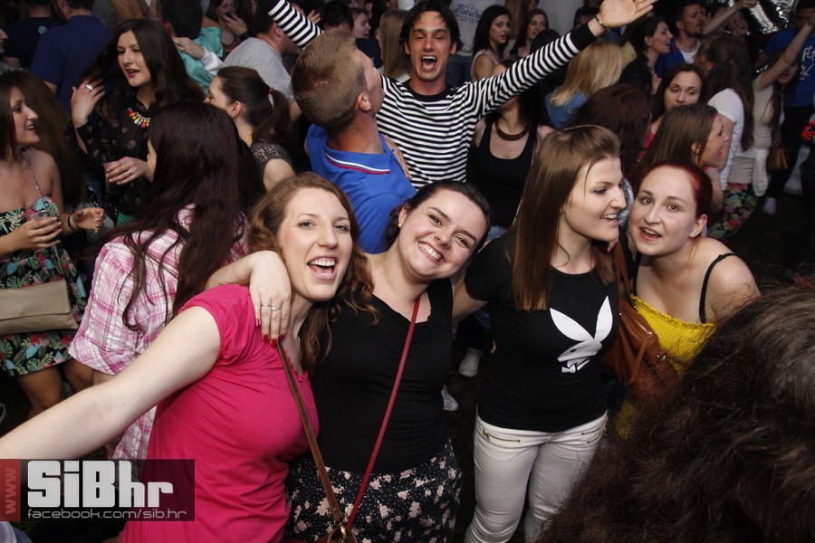 studentska_rostiljada_Mejasi_Si