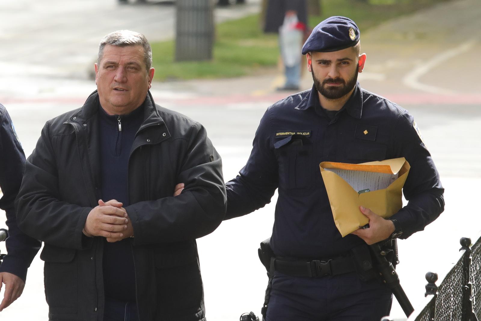 Zlatko Pinjuh u marici odveden na ispitivanje Zlatko Pinjuh u marici odveden na ispitivanje