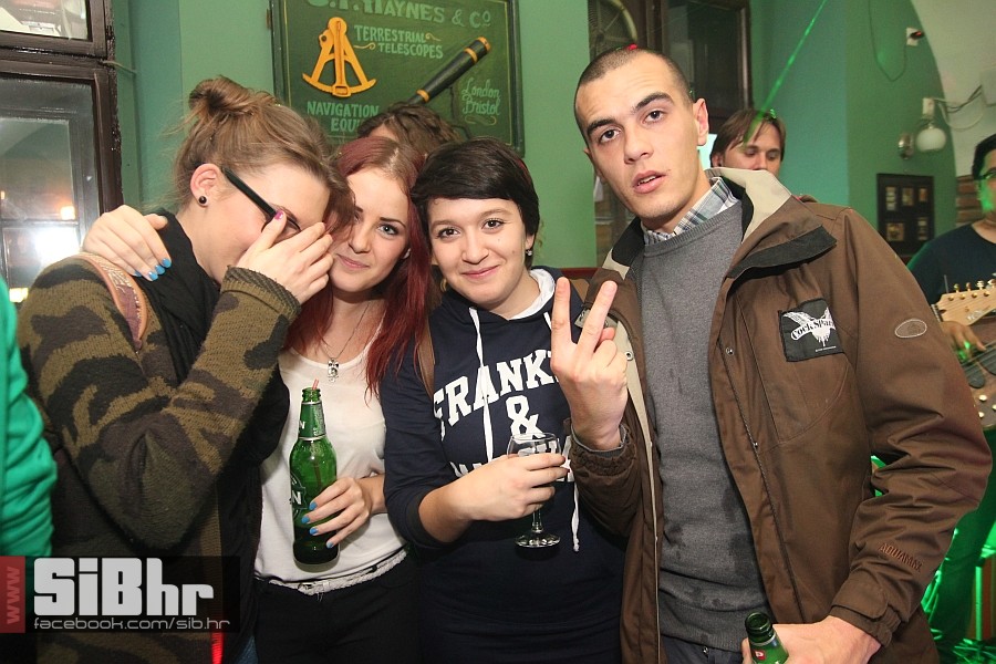 2014_10_12_fortpub_osijek_night