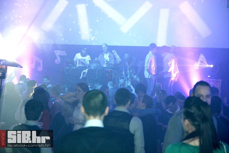 novagtrgkinolumiermediumlotus26 novagtrgkinolumiermediumlotus26