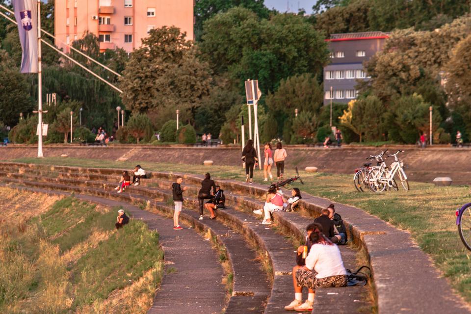Osječani iskoristili lijepo vrijeme i neradni dan za uživanje na otvorenom