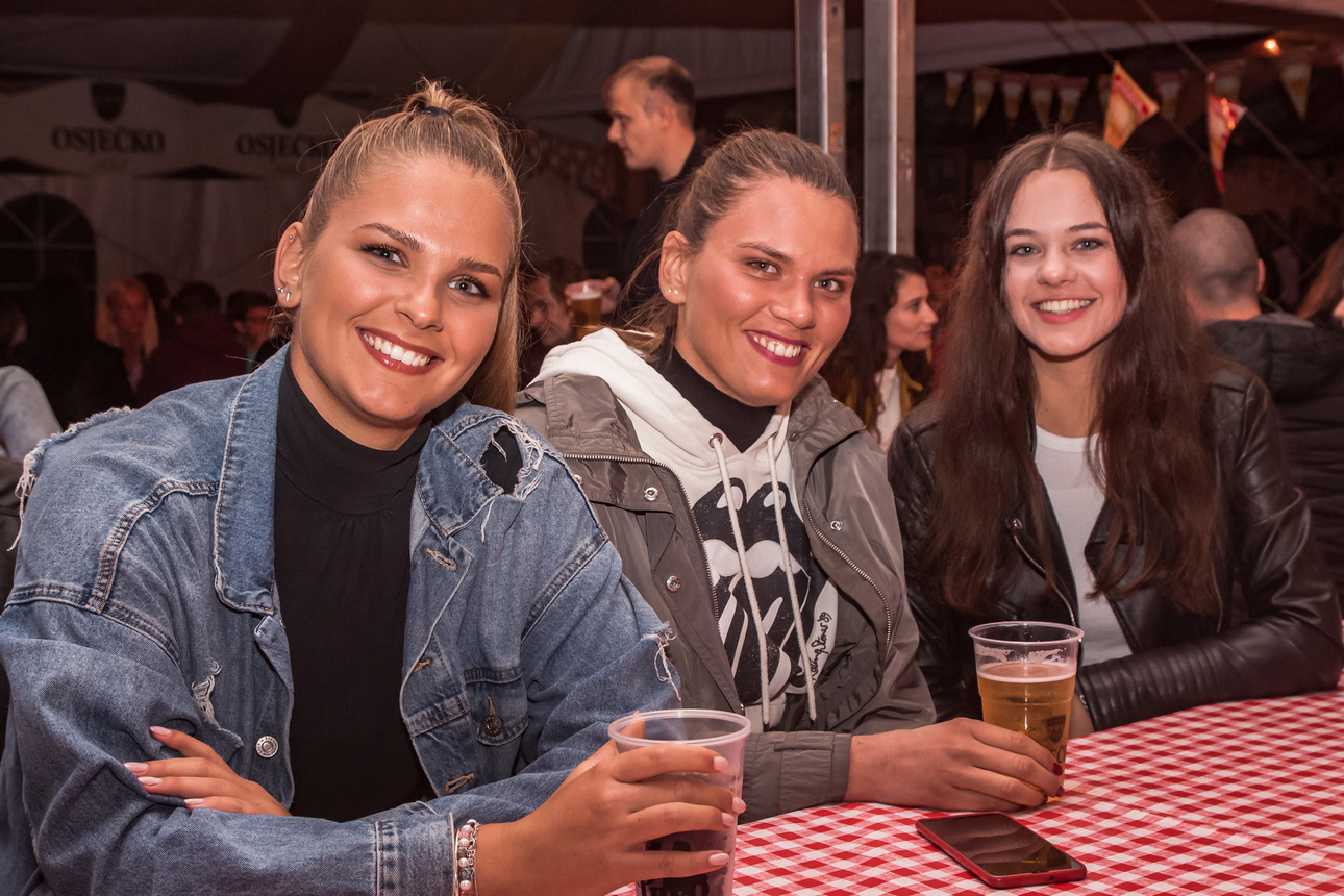 Dani prvog hrvatskog piva 2021: Crvena jabuka Dani prvog hrvatskog piva 2021: Crvena jabuka