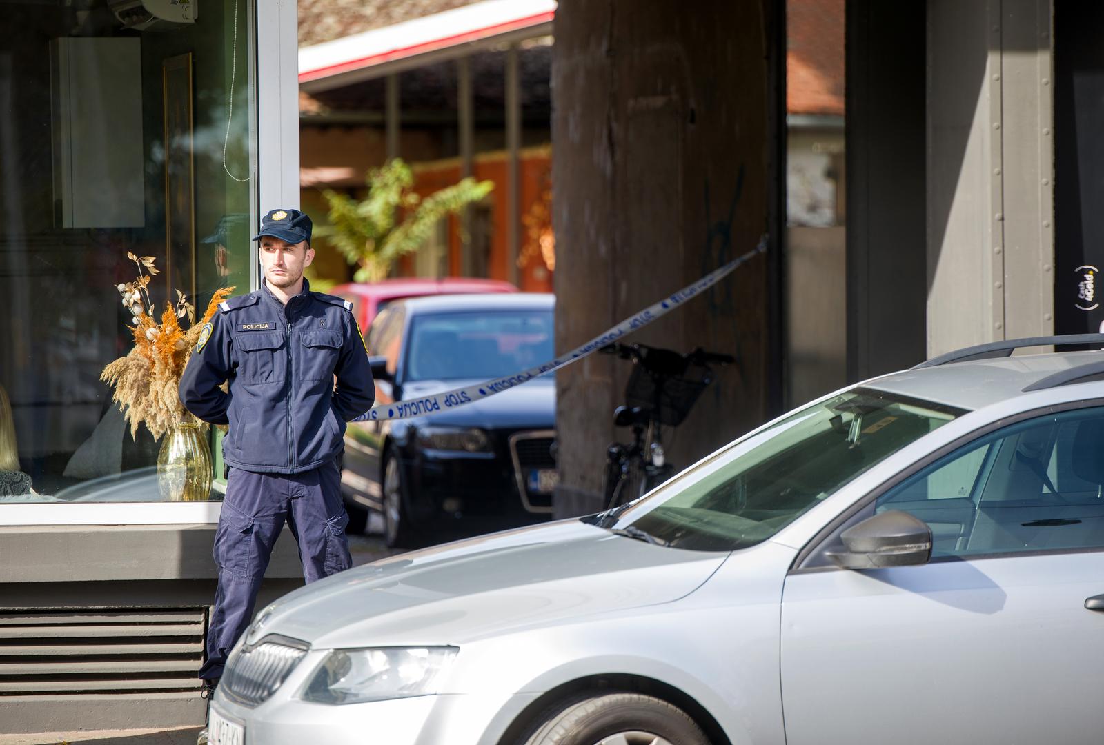 U tijeku očevid ubojstva u središtu Osijeka U tijeku očevid ubojstva u središtu Osijeka