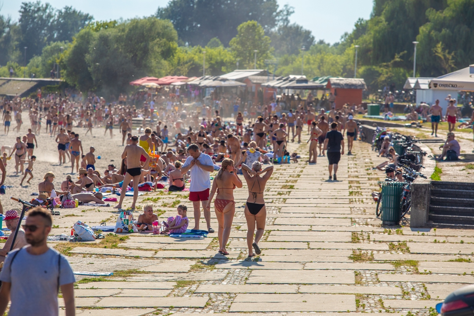 Tisuće Osječana spas od vrućina potražili na Kopiki