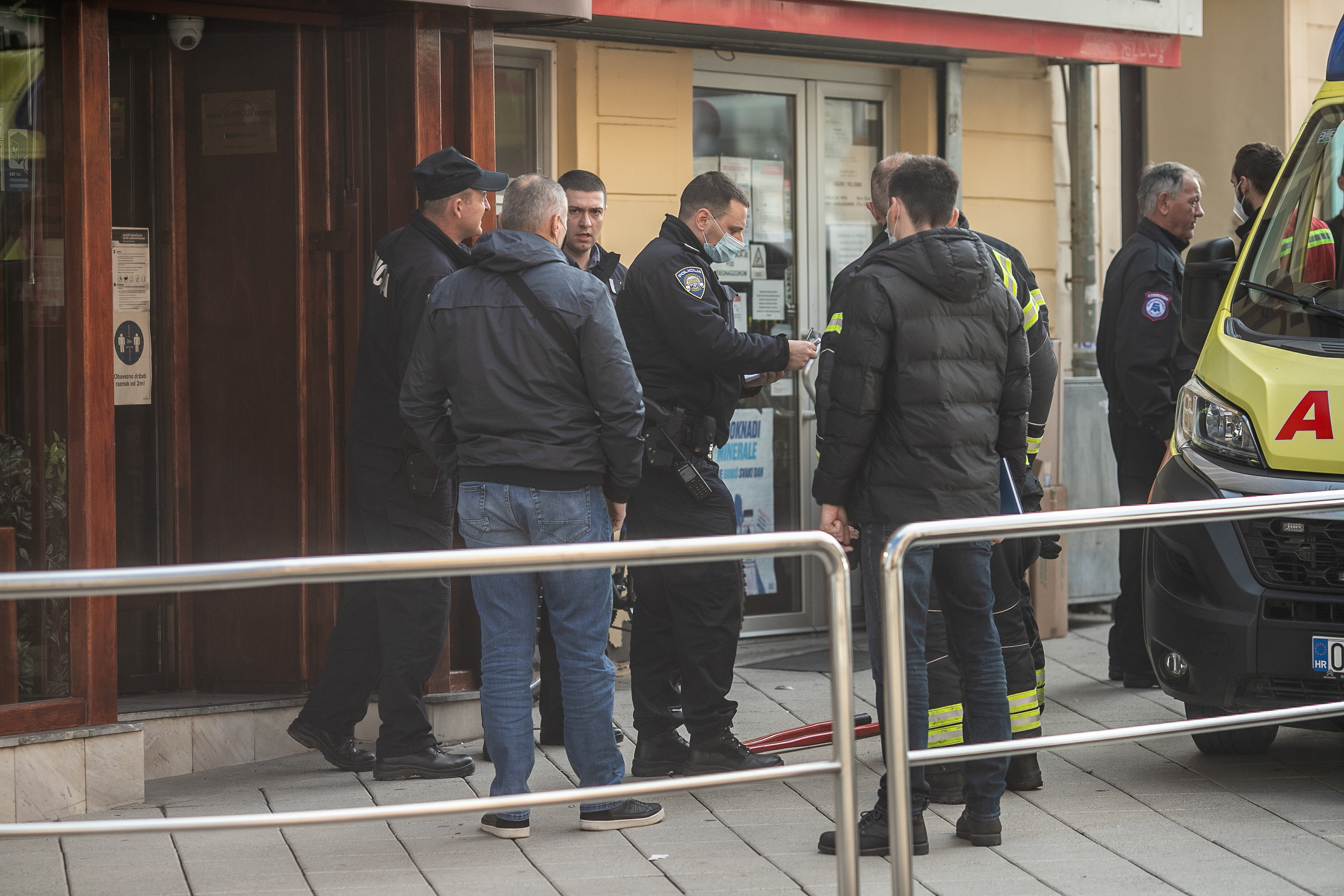 Pljačka zlatarnice na Trgu Ante Starčevića