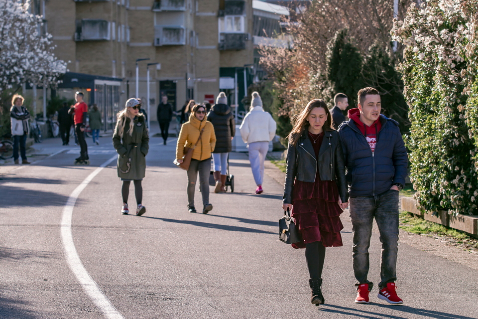 Osječane korona još nije uplašila – promenada puna šetača