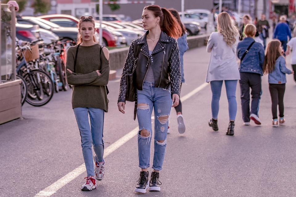 Legice i lege u nedjeljnoj šetnji Legice i lege u nedjeljnoj šetnji