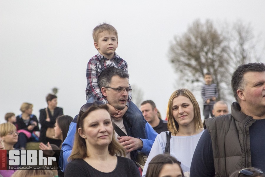 transgeneracijski_party_tvrdja_