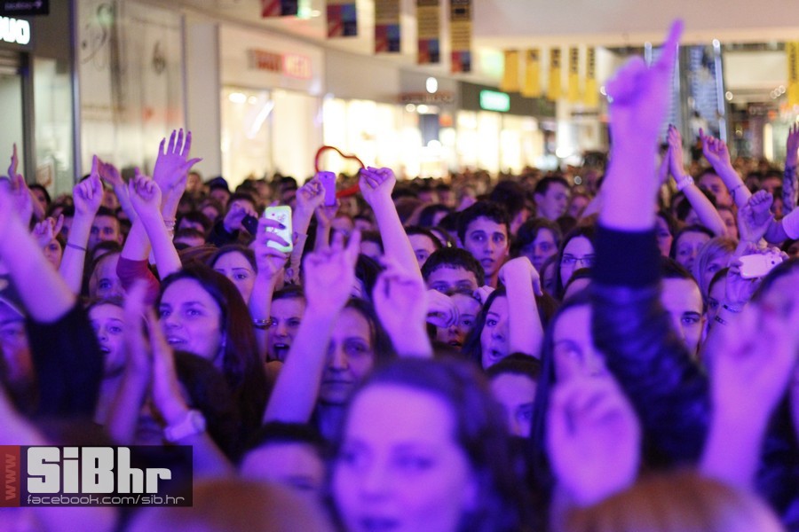 ivan_zak_avenuemall_osijek_zora