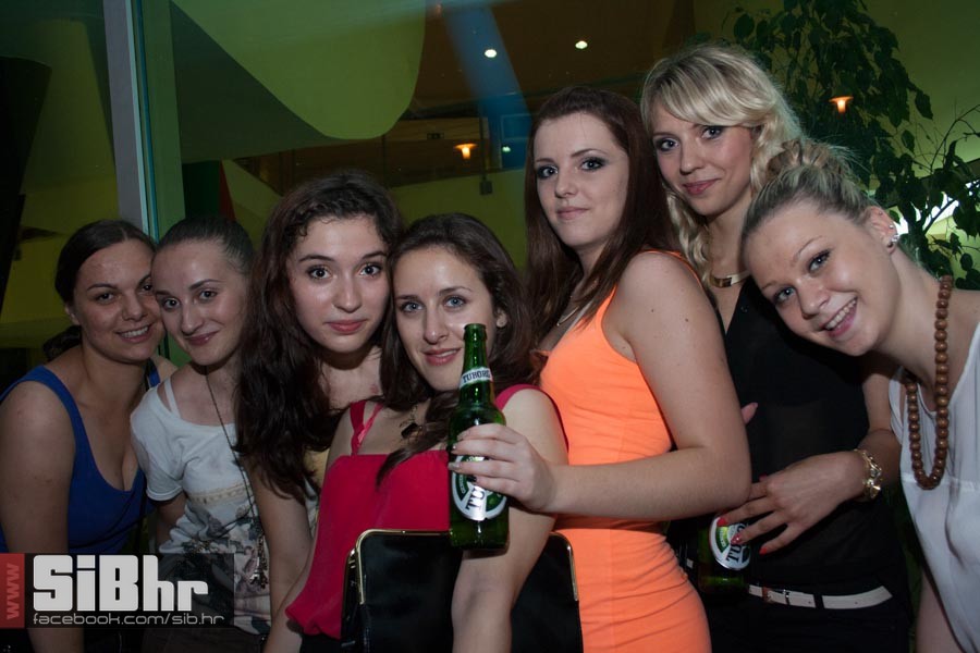 dc_party_SiBhr_24