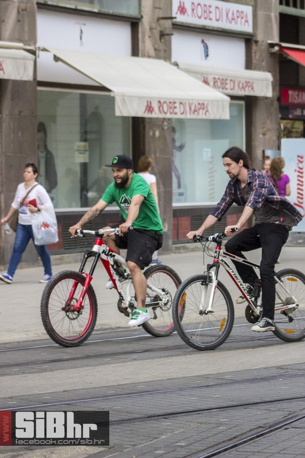 osjecani_u_setnji_gradom_35 osjecani_u_setnji_gradom_35