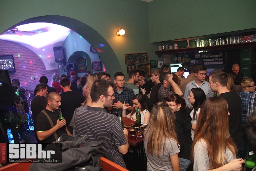 2014_10_12_fortpub_osijek_night