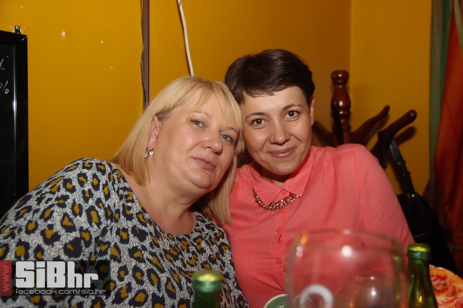 old_bridge_pub_night_life_11