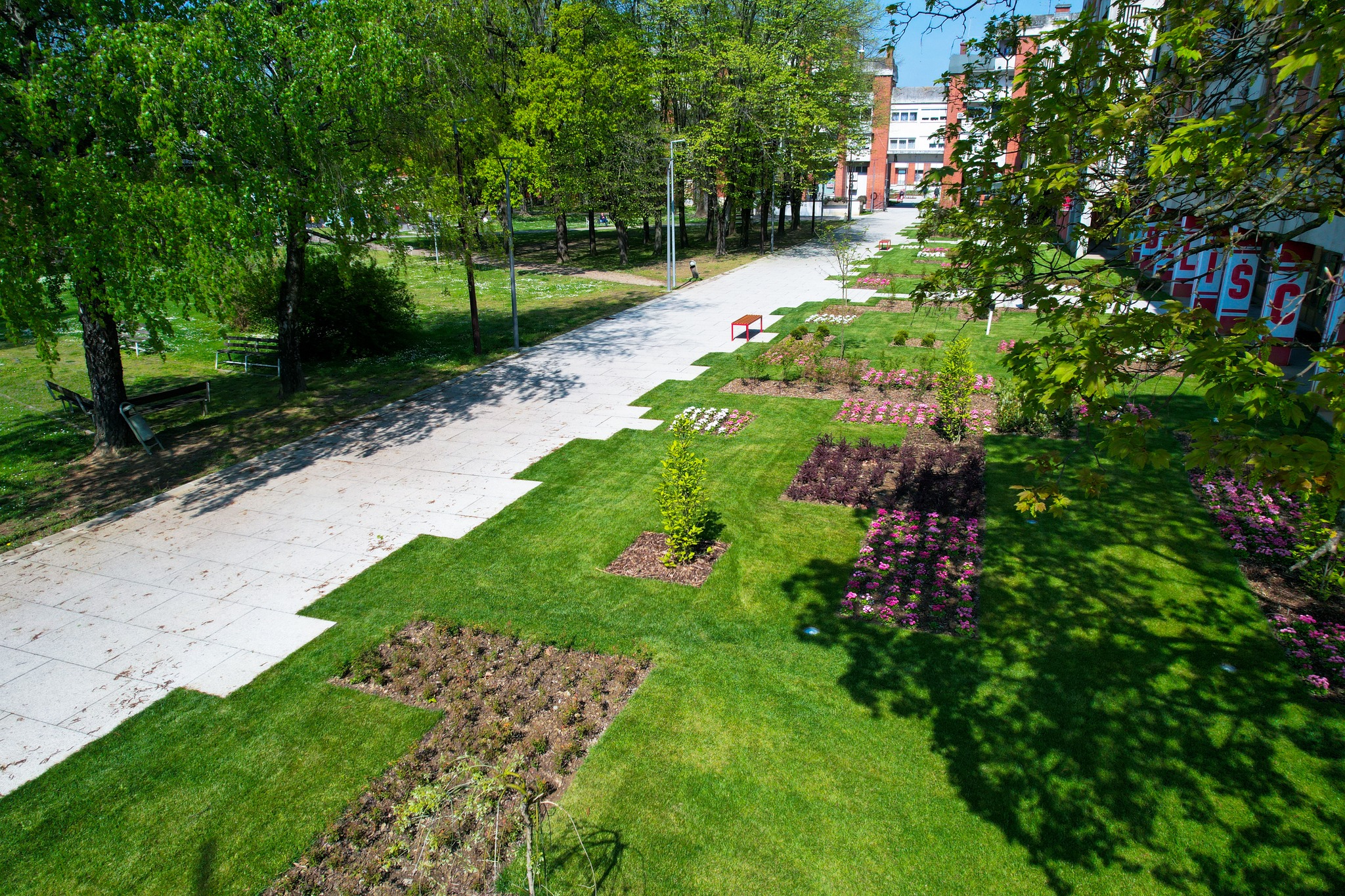 Novi trg u Belišću, travanj 2024. Novi trg u Belišću, travanj 2024.