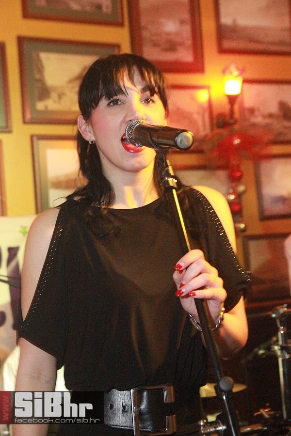 nocni_zivot_OldBridgePub_040120