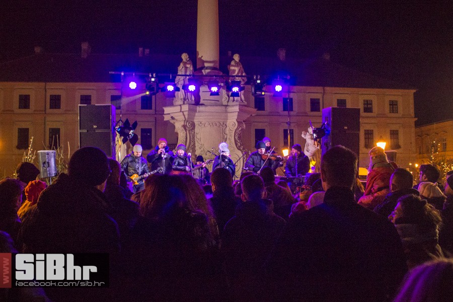 nova_godina_2016_trg_tvrdja_sib nova_godina_2016_trg_tvrdja_sib