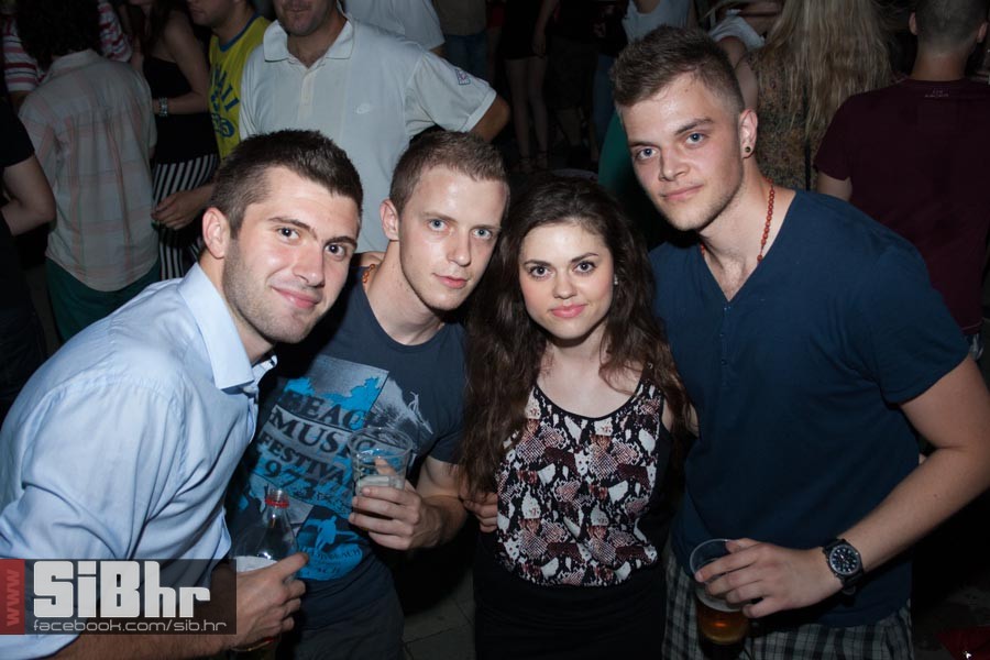 dc_party_SiBhr_5