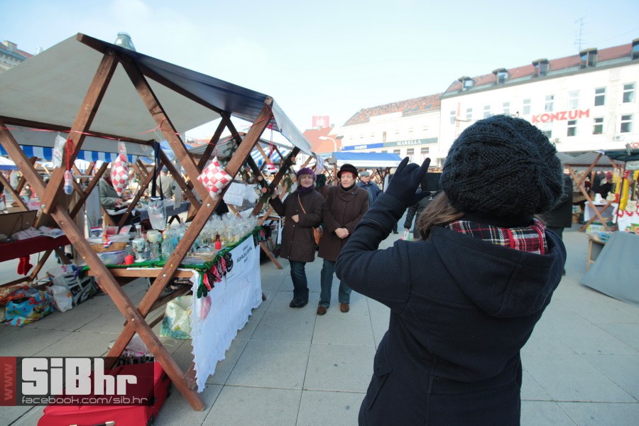 adventski_sajam_trg_ante_starce