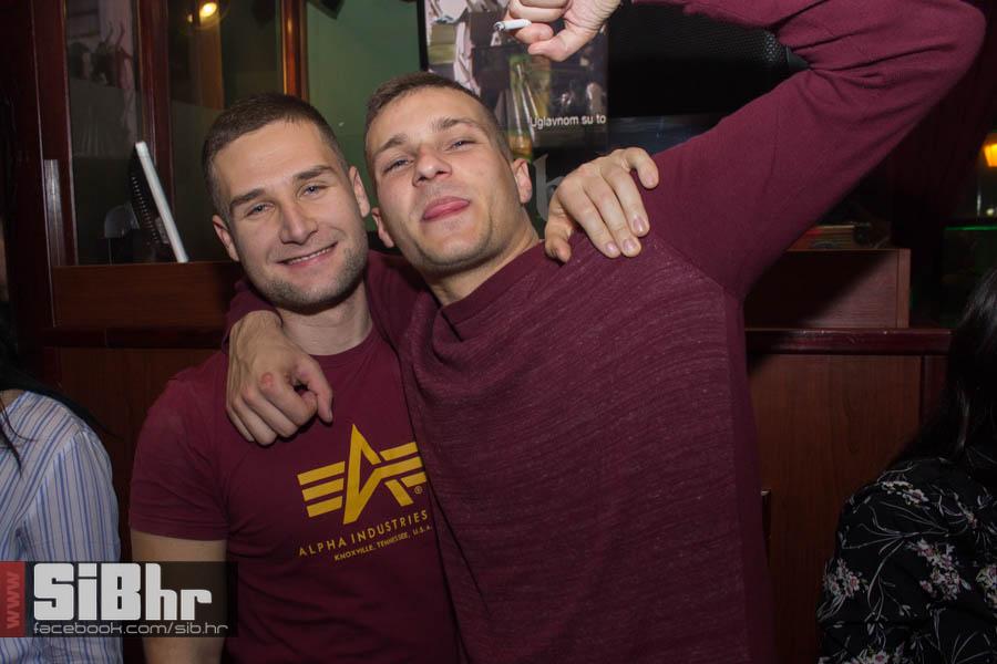 fort_pub_12