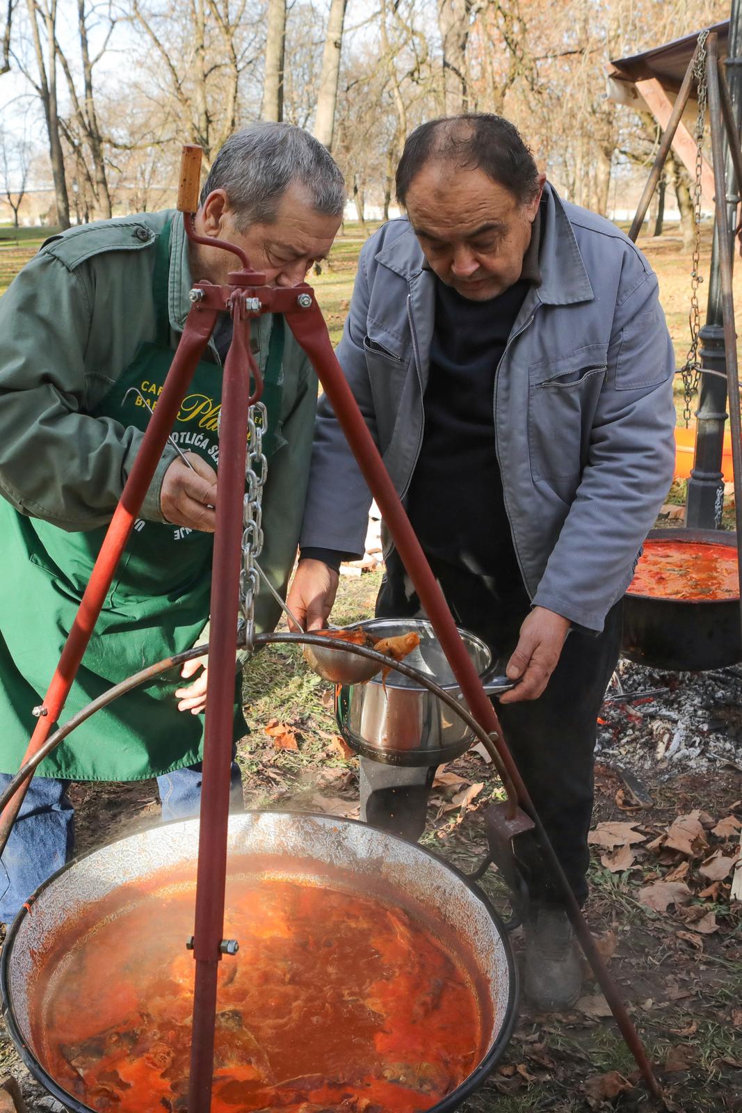 Blagdanska podjela fiša u Perivoj kralja Tomislava Blagdanska podjela fiša u Perivoj kralja Tomislava