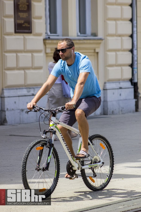 legice_i_lege_na_biciklima_srpa