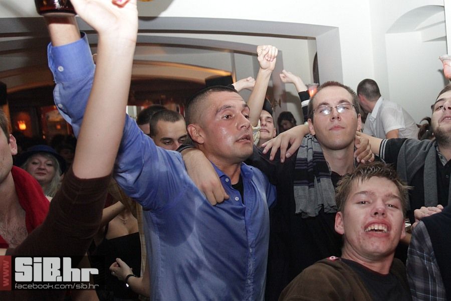 SiBhr_party_OBP_32