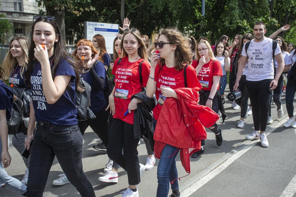 Započela spontana norijada osječkih maturanata