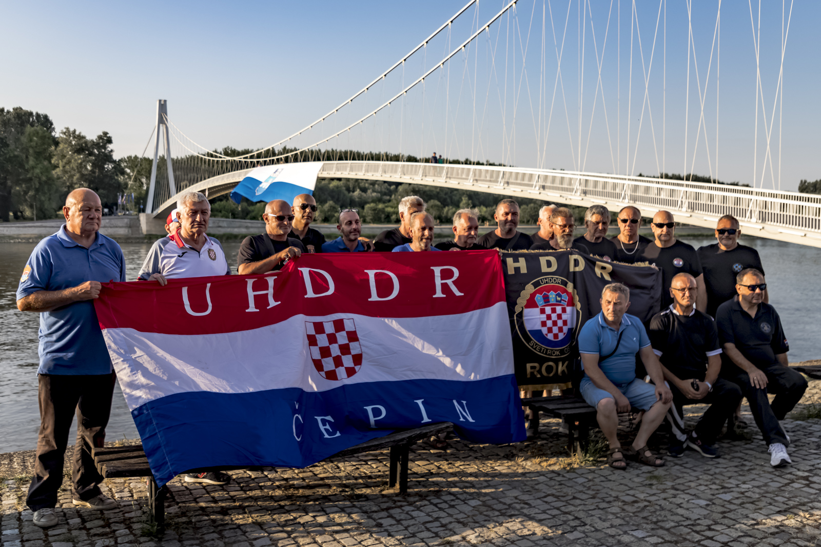 Zastava NK Osijek na mostu Zastava NK Osijek na mostu