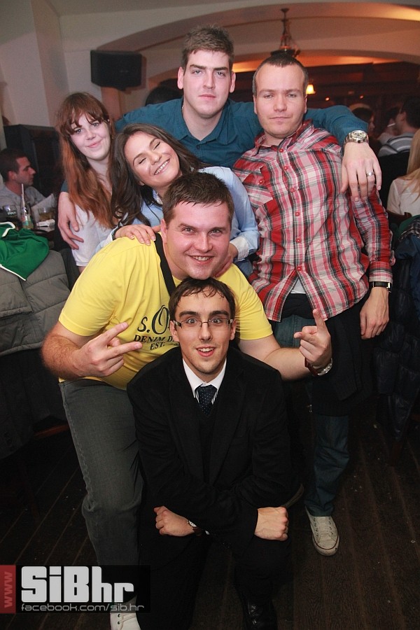 nocni_zivot_OldBridgePub_040120