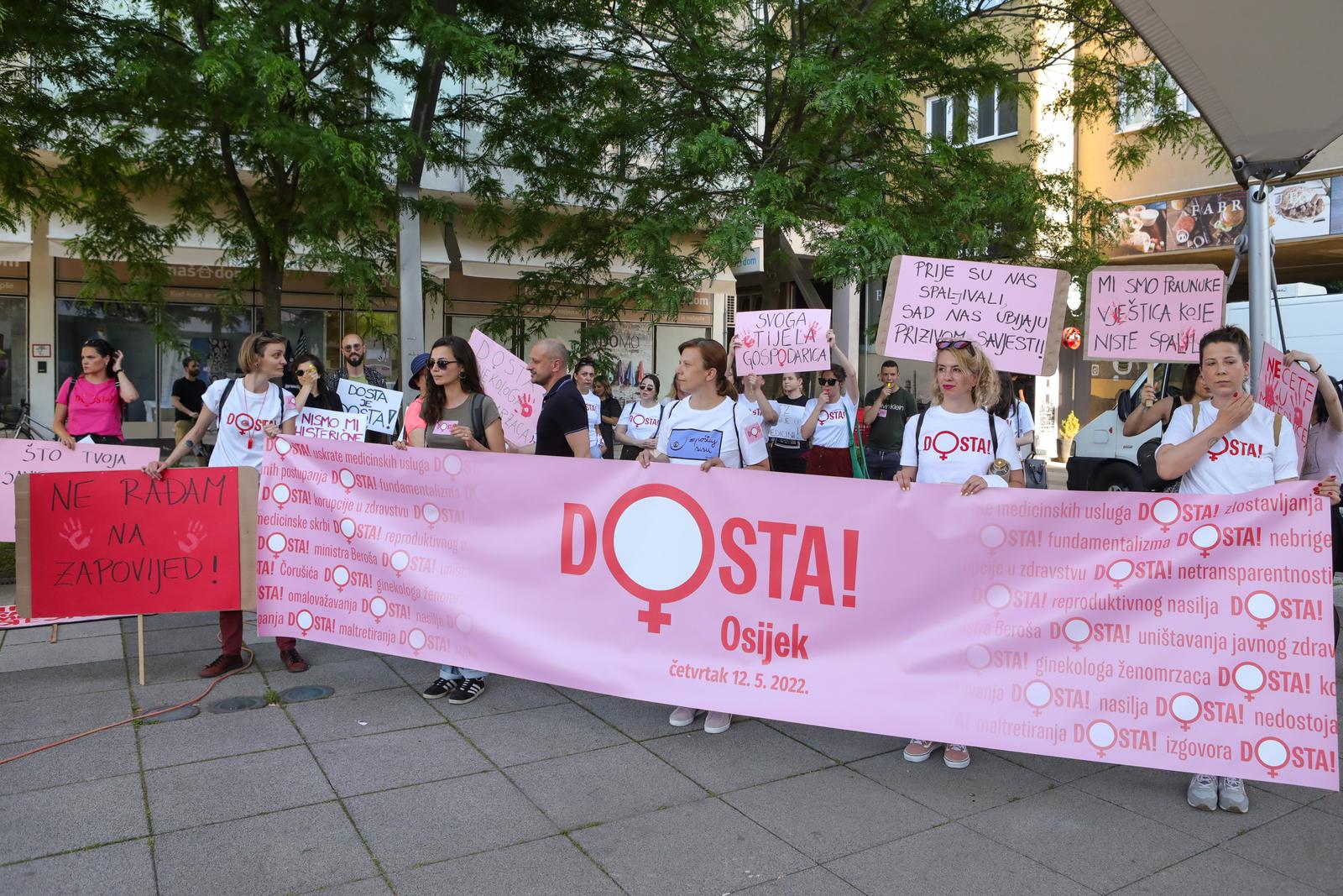 Prosvjed žena na Tregu slobode u Osijeku
