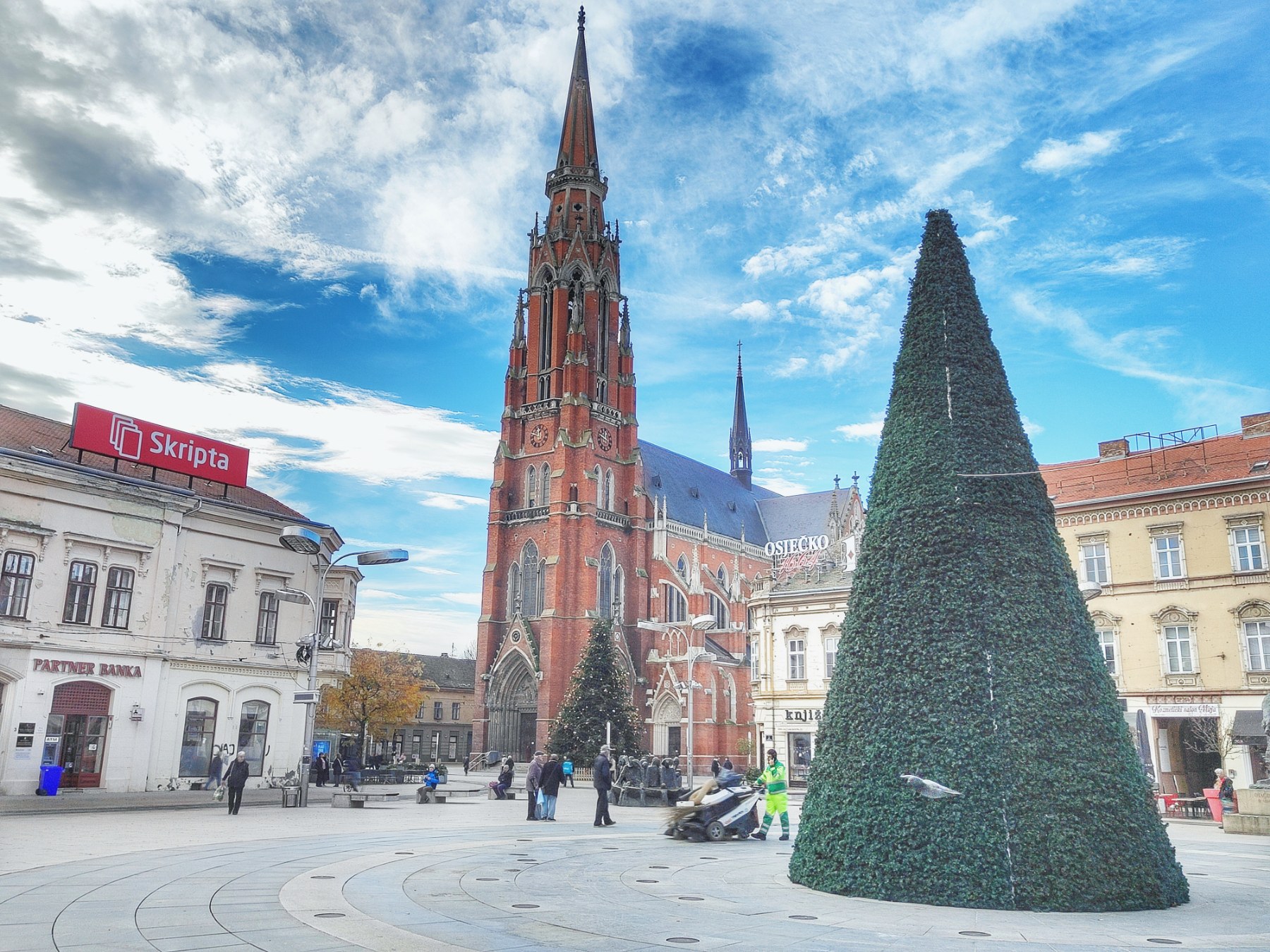 I centar Osijeka spreman za početak Adventa